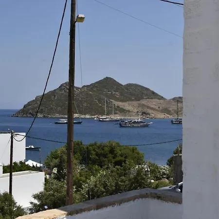 Patmos Cute Seafront Escape For 2 アパート Grikos Bay (Patmos)